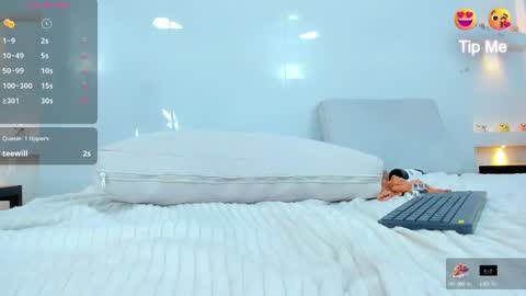 Snapshot of zenda_evans chatting on 03/06/25, 09:58 Zenda Evans online show from 03/06/25, 09:58