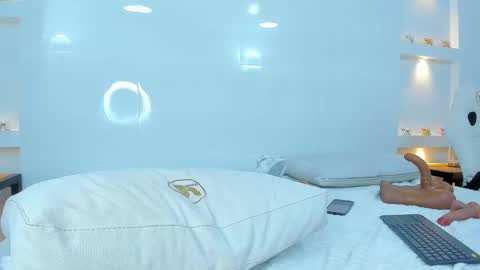 Snapshot of zenda_evans chatting on 03/11/25, 06:21 Zenda Evans online show from 03/11/25, 06:21