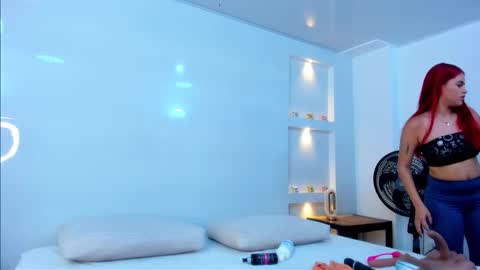 Snapshot of zenda_evans chatting on 10/01/25, 02:39 Zenda Evans online show from 10/01/25, 02:39