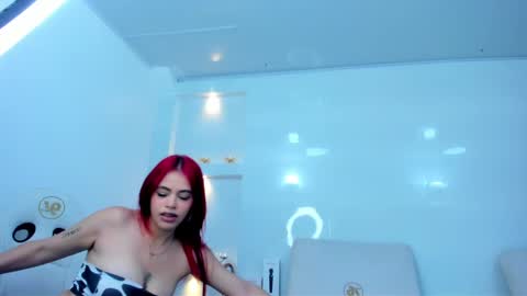 Snapshot of zenda_evans chatting on 10/10/25, 04:33 Zenda Evans online show from 10/10/25, 04:33