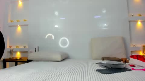 Snapshot of zenda_evans chatting on 11/24/25, 03:39 Zenda Evans online show from 11/24/25, 03:39