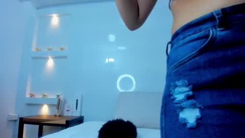 Snapshot of zenda_evans chatting on 12/01/25, 04:06 Zenda Evans online show from 12/01/25, 04:06