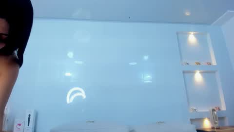 Snapshot of zenda_evans chatting on 12/05/25, 04:10 Zenda Evans online show from 12/05/25, 04:10