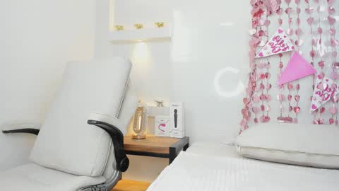 Zenda Evans online show from 02/13/26, 04:08