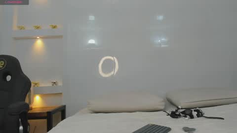 Zenda Evans online show from 04/06/26, 05:30