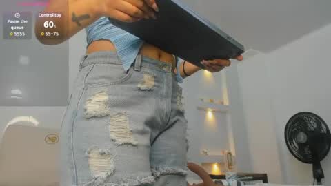 Snapshot of zenda_evans chatting on 06/08/26, 03:51 Zenda Evans online show from 06/08/26, 03:51