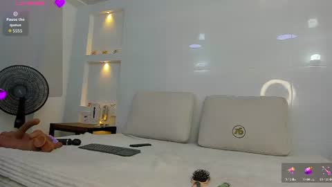 Snapshot of zenda_evans chatting on 07/07/26, 04:04 Zenda Evans online show from 07/07/26, 04:04