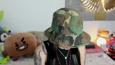 Snapshot of zendaya_colman chatting on 10/24/25, 11:34 zendaya_colman online show from 10/24/25, 11:34