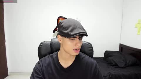 Snapshot of zenhzu chatting on 11/22/25, 12:53 zenzhu online show from 11/22/25, 12:53