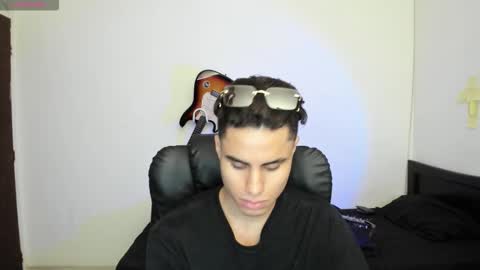 Snapshot of zenhzu chatting on 11/26/25, 01:06 zenzhu online show from 11/26/25, 01:06