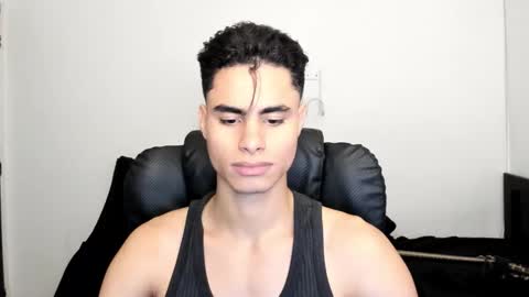 Snapshot of zenhzu chatting on 12/14/25, 04:29 zenzhu online show from 12/14/25, 04:29