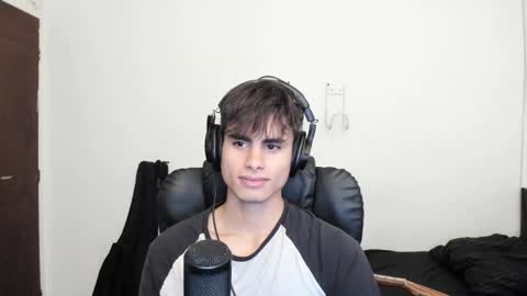 Snapshot of zenhzu chatting on 12/22/25, 12:51 zenzhu online show from 12/22/25, 12:51