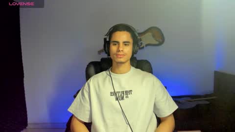 Snapshot of zenhzu chatting on 02/18/26, 02:29 zenzhu online show from 02/18/26, 02:29