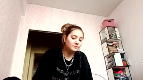 Snapshot of zeniabrossoit chatting on 04/29/26, 11:14 zeniabrossoit online show from 04/29/26, 11:14