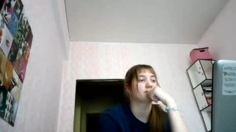 Snapshot of zeniabrossoit chatting on 05/15/26, 11:17 zeniabrossoit online show from 05/15/26, 11:17