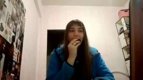 Snapshot of zeniabrossoit chatting on 05/25/26, 01:50 zeniabrossoit online show from 05/25/26, 01:50
