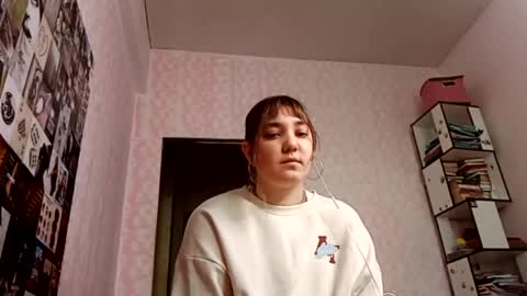 Snapshot of zeniabrossoit chatting on 05/26/26, 12:01 zeniabrossoit online show from 05/26/26, 12:01
