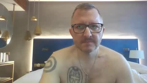 Snapshot of zenlem chatting on 05/06/26, 06:19 zenlem online show from 05/06/26, 06:19