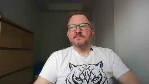 Snapshot of zenlem chatting on 05/13/26, 07:50 zenlem online show from 05/13/26, 07:50