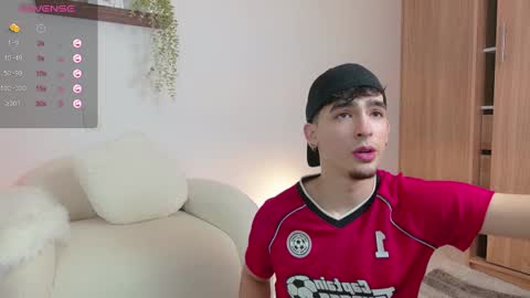 Zenn online show from 03/05/25, 01:06