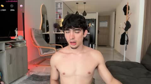 Zenn online show from 09/26/25, 01:26