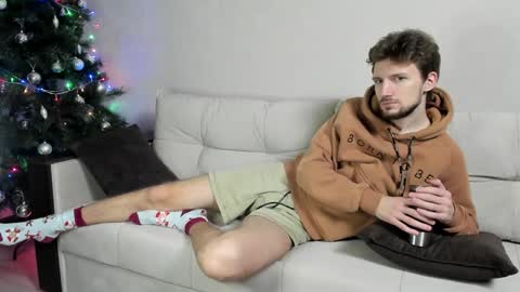 Snapshot of zepanl chatting on 12/28/24, 10:34 Andrew online show from 12/28/24, 10:34