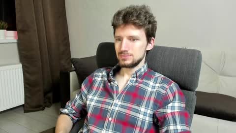 Snapshot of zepanl chatting on 01/12/25, 04:21 Andrew online show from 01/12/25, 04:21