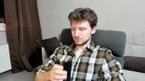 Snapshot of zepanl chatting on 01/21/25, 05:05 Andrew online show from 01/21/25, 05:05