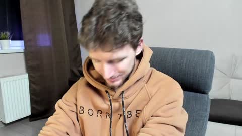 Snapshot of zepanl chatting on 01/22/25, 07:56 Andrew online show from 01/22/25, 07:56