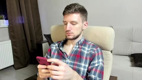 Snapshot of zepanl chatting on 02/06/25, 04:10 Andrew online show from 02/06/25, 04:10