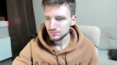 Snapshot of zepanl chatting on 02/10/25, 04:52 Andrew online show from 02/10/25, 04:52