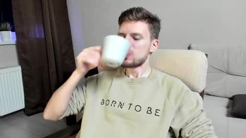 Snapshot of zepanl chatting on 02/18/25, 05:20 Andrew online show from 02/18/25, 05:20