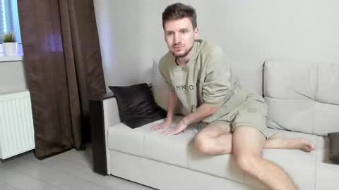 Snapshot of zepanl chatting on 02/18/25, 08:27 Andrew online show from 02/18/25, 08:27