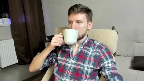 Snapshot of zepanl chatting on 02/19/25, 04:55 Andrew online show from 02/19/25, 04:55