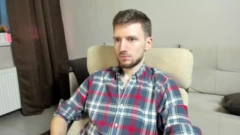 Snapshot of zepanl chatting on 09/16/25, 04:35 Andrew online show from 09/16/25, 04:35