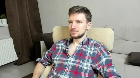 Snapshot of zepanl chatting on 10/05/25, 01:48 Andrew online show from 10/05/25, 01:48