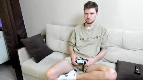 Snapshot of zepanl chatting on 10/14/25, 09:48 Andrew online show from 10/14/25, 09:48