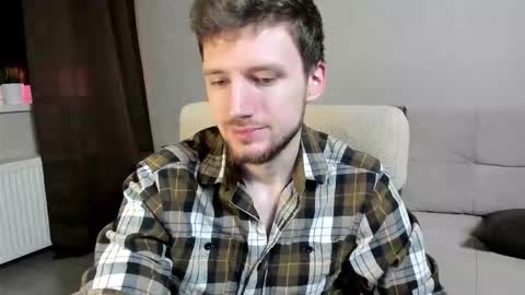 Snapshot of zepanl chatting on 10/28/25, 01:20 Andrew online show from 10/28/25, 01:20