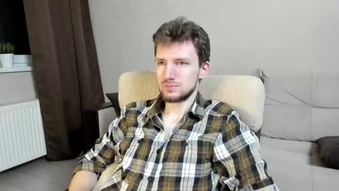 Snapshot of zepanl chatting on 11/09/25, 02:21 Andrew online show from 11/09/25, 02:21