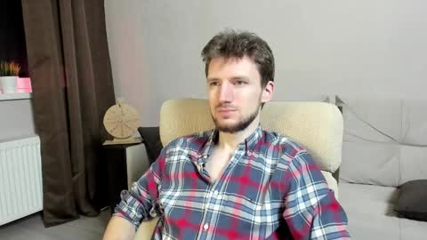 Snapshot of zepanl chatting on 11/10/25, 04:44 Andrew online show from 11/10/25, 04:44