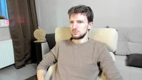 Snapshot of zepanl chatting on 11/15/25, 07:49 Andrew online show from 11/15/25, 07:49