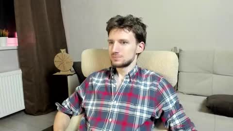 Snapshot of zepanl chatting on 11/17/25, 06:35 Andrew online show from 11/17/25, 06:35