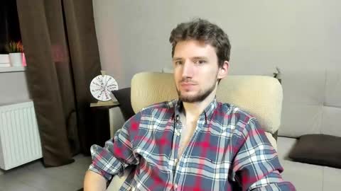 Snapshot of zepanl chatting on 11/25/25, 08:31 Andrew online show from 11/25/25, 08:31