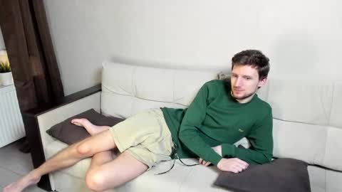 Snapshot of zepanl chatting on 12/02/25, 07:53 Andrew online show from 12/02/25, 07:53