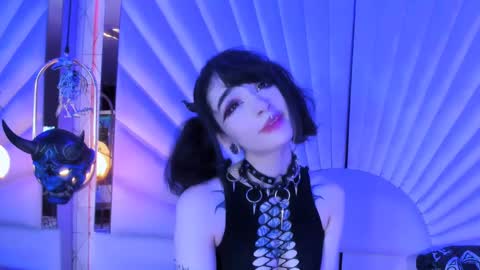    online show from 02/11/25, 01:41