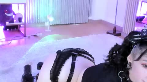    online show from 10/10/25, 03:00