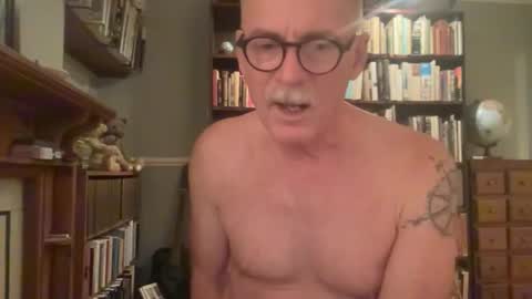 Snapshot of zephr1 chatting on 12/02/25, 09:43 zephr1 online show from 12/02/25, 09:43