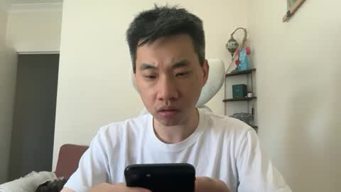 Snapshot of zeroventure chatting on 11/12/25, 11:36 zeroventure online show from 11/12/25, 11:36