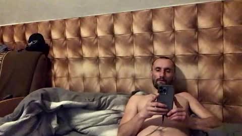 zervale online show from 01/08/25, 03:40