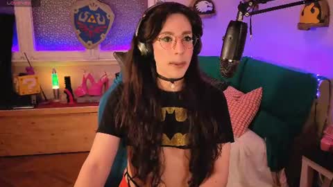 zesty_peach online show from 06/09/26, 11:27
